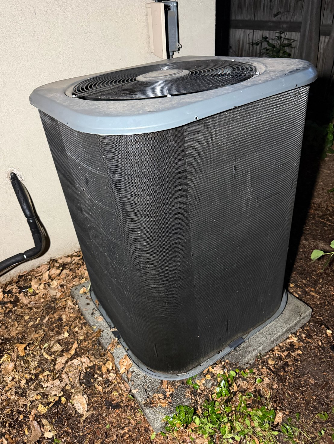 Outdoor condenser unit — night service